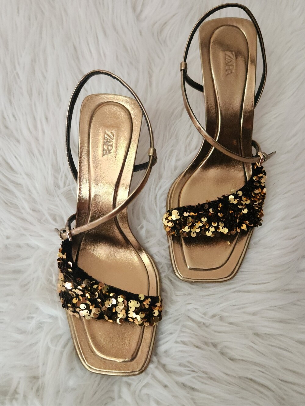 NEW Zara Gold Sequin Holiday Heels 7.5